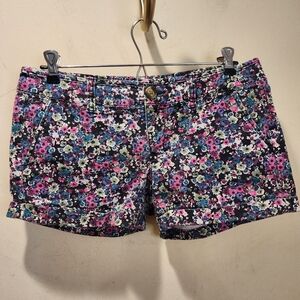 American Eagle floral midi stretch chino shorts Size 4